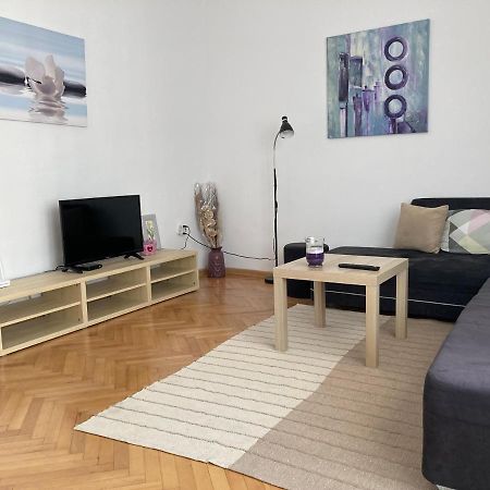 וארנה Central Suite מראה חיצוני תמונה
